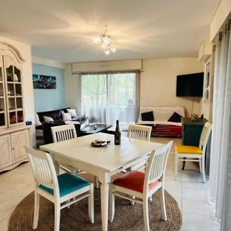 72m With Terrace And Garden Center Of Apartment